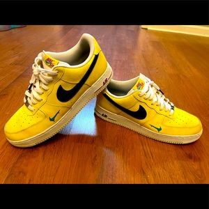 Nike Air Force One “Peace, Love, Basketball” rare